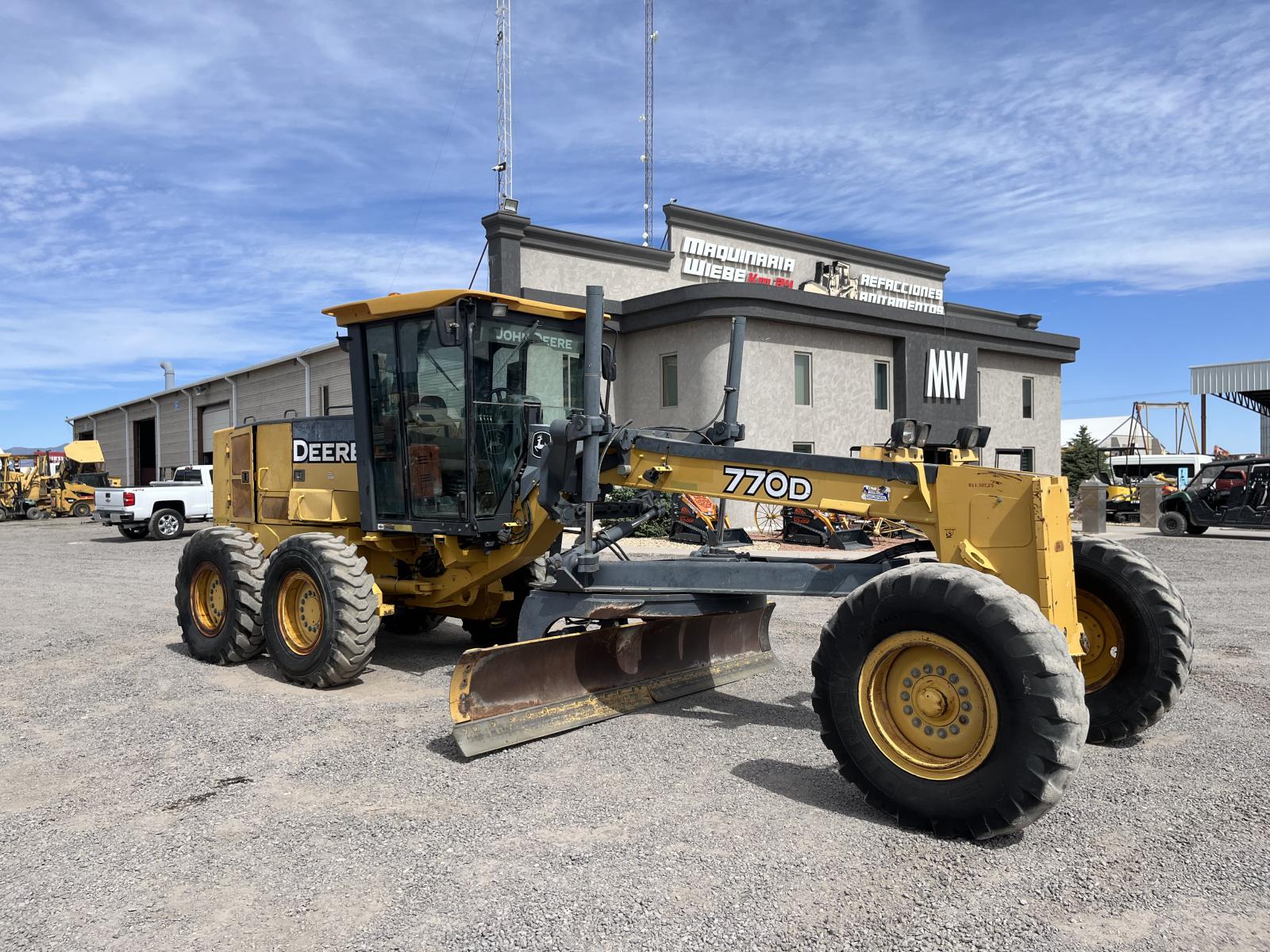 JOHN DEERE 770D